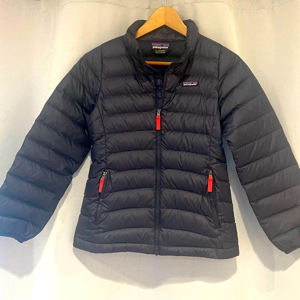 Patagonia Girls Size 12 Navy Puffer Jacket